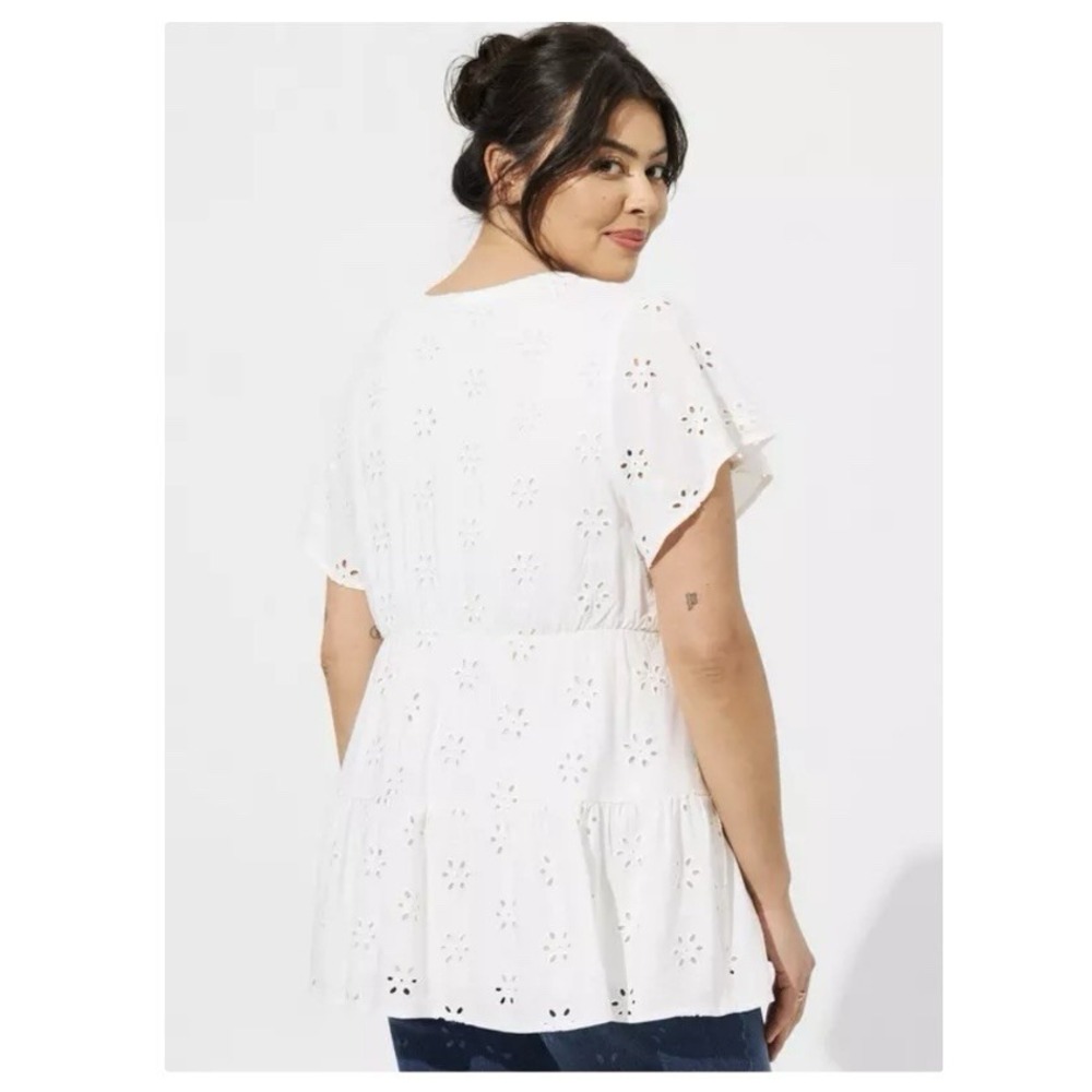 Torrid White Babydoll Eyelet Challis Top Size 2X - Picture 3 of 11